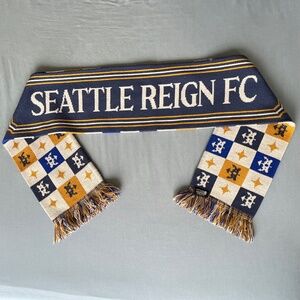 2025 Used Great Condition (w/flaw) Seattle Reign FC Scarf Season Ticket Holder